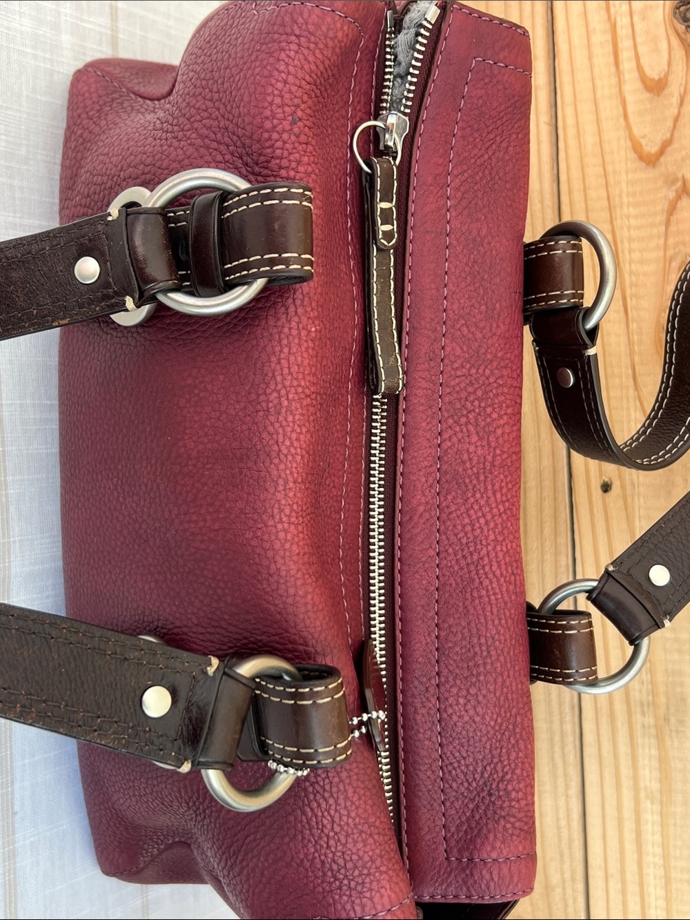 Coach Wine Red Leather Shoulder Bag with Dark Brown Straps - Picture 2 of 9
